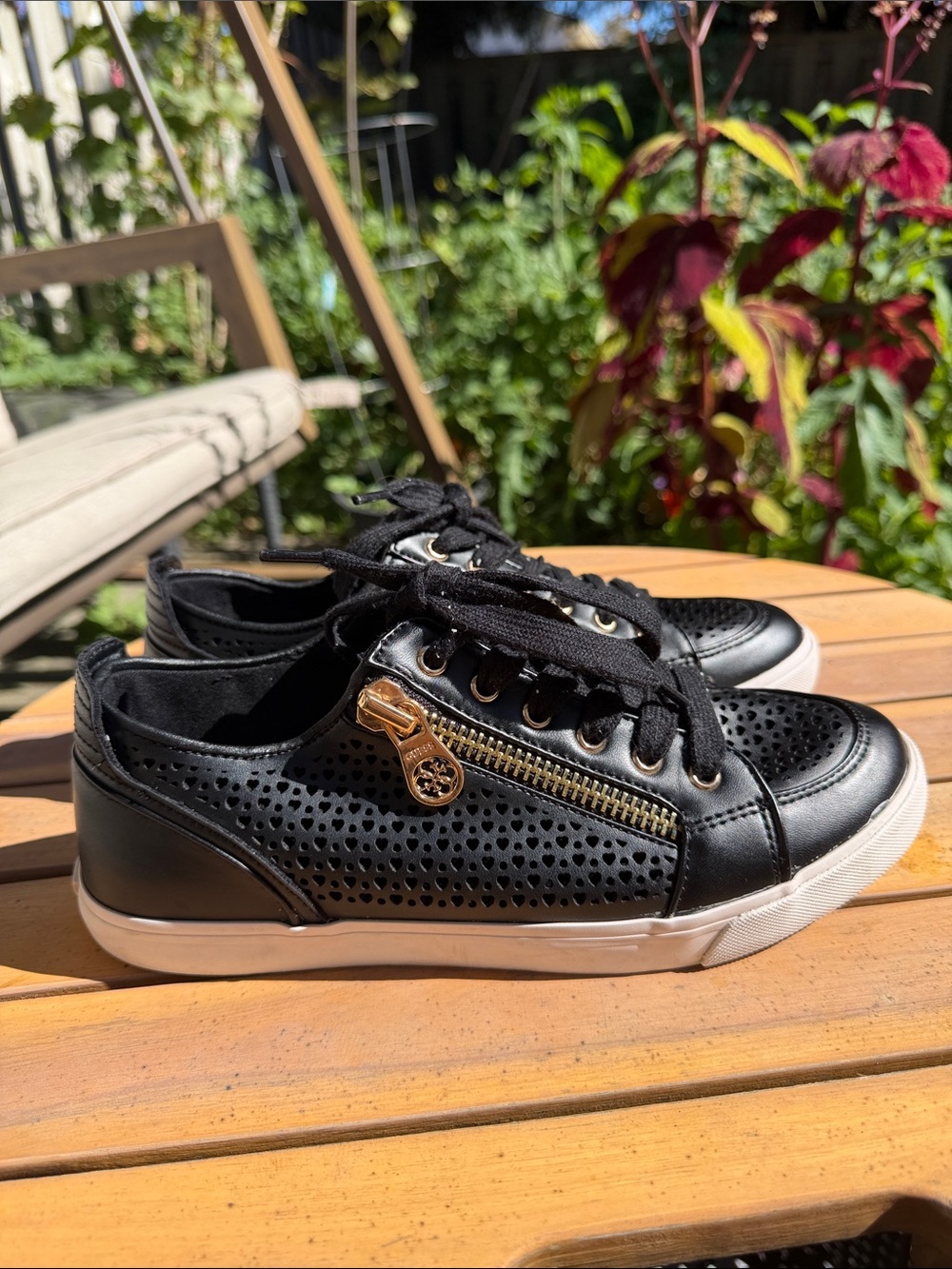 Guess Black Leather Zip Sneakers Women’s 8.5